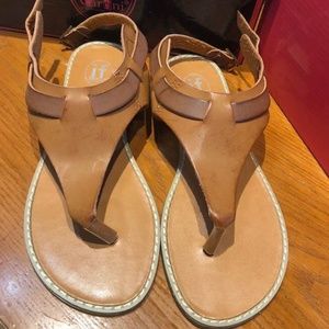 NIB if Carrini T-Strap Sandal